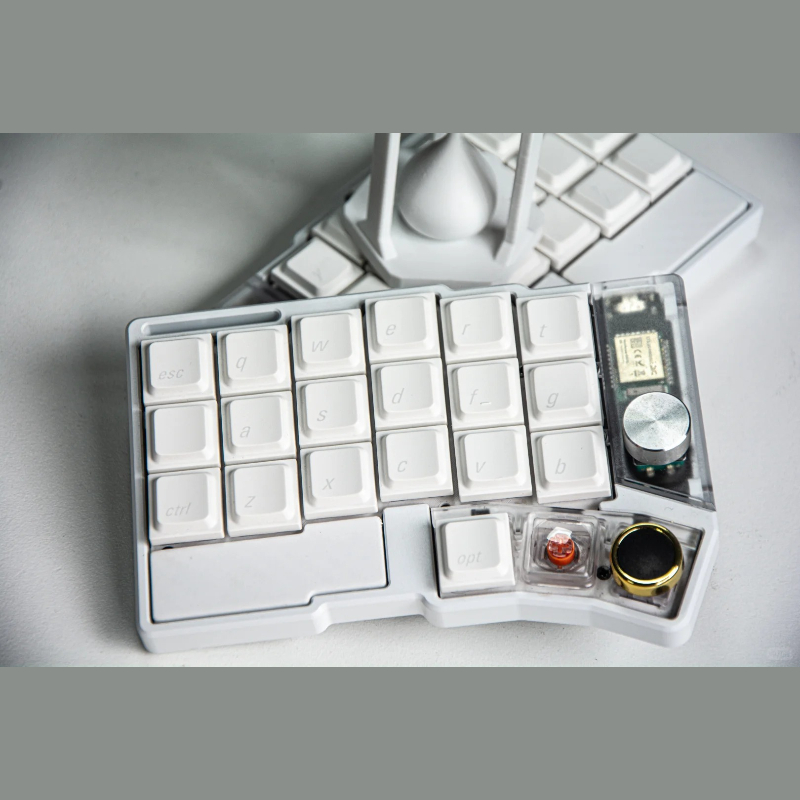 لوحة مفاتيح كورنيكس القابلة لل - مراجعة Gaming Keyboard Ergonomics وسعره